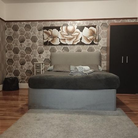 Bright Apartments 彼得伯勒 客房 照片